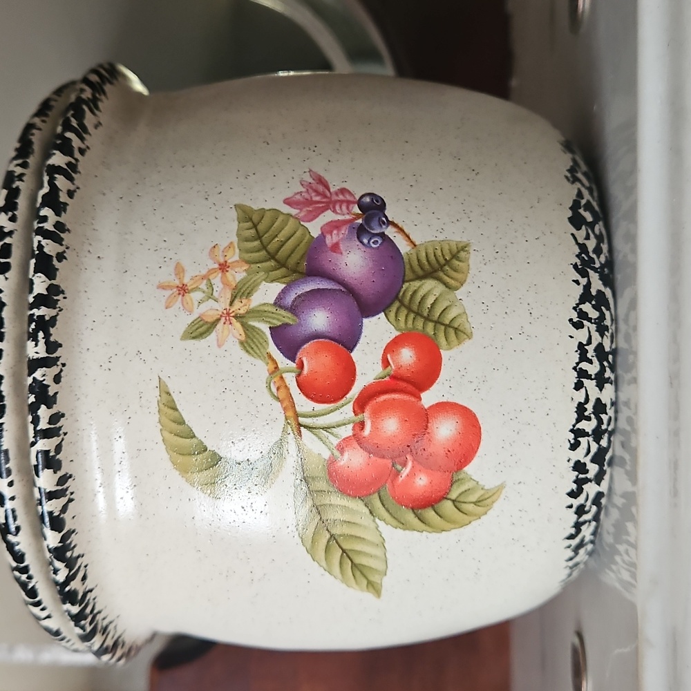 Very RARE vintage MCM nesting mixing bowl set excellent cond Cherries Gr… - Picture 12 of 16